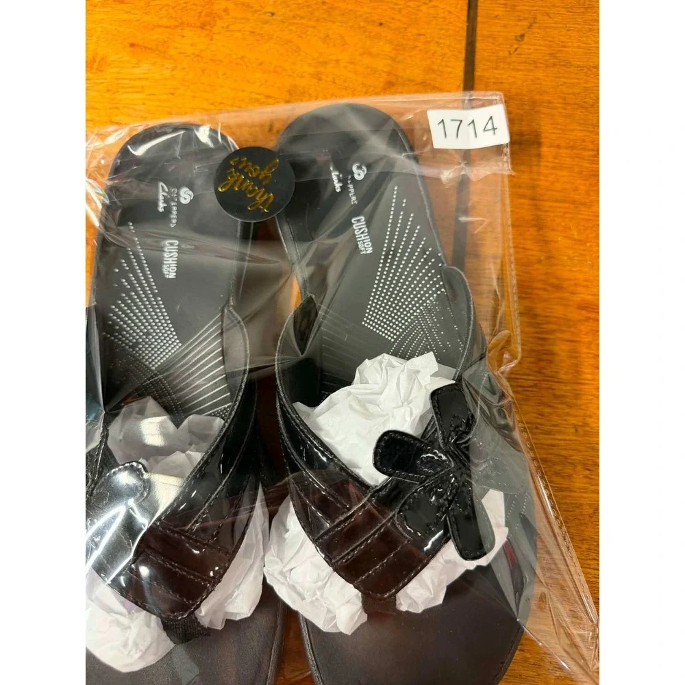 Clarks Women 7.5 Black Step Propel Flip Flop Sandal Croc Patent Flower Cushion